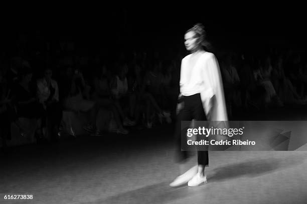 Model walks the runway during the Lama Jouni show at Fashion Forward Spring/Summer 2017 held at the Dubai Design District on October 22, 2016 in...