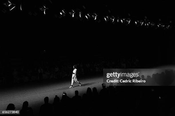 Model walks the runway during the Lama Jouni show at Fashion Forward Spring/Summer 2017 held at the Dubai Design District on October 22, 2016 in...