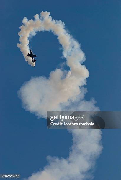 acrobatic plane draws the number 3 - frecce tricolori stock pictures, royalty-free photos & images