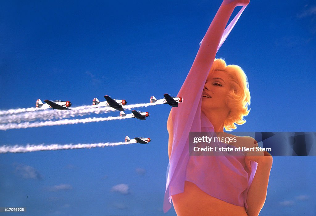 Marilyn And Airplanes