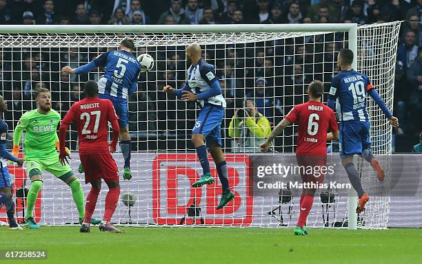 Niklas Stark of Berlin scores the third goal during the Bundesliga match between Hertha BSC and 1. FC Koeln at Olympiastadion on October 22, 2016 in...