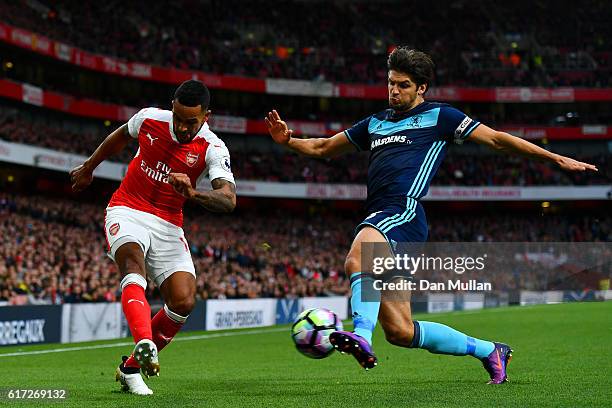 Arsenal O2 Walcott 88 George Walcott Photos & High Res Pictures - Getty Images