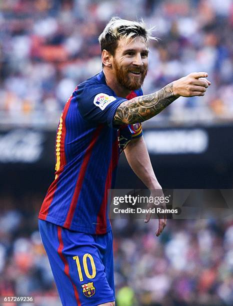 Messi Hello Messi Smiles Photos and Premium High Res Pictures - Getty Images