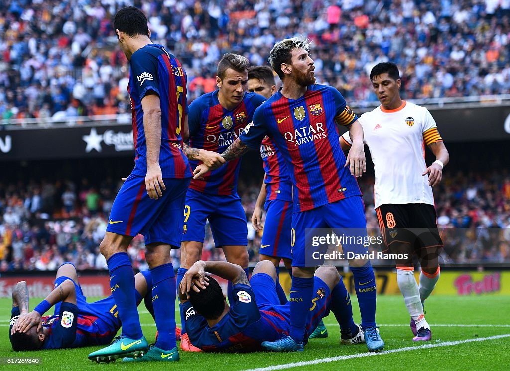 Valencia CF v FC Barcelona - La Liga