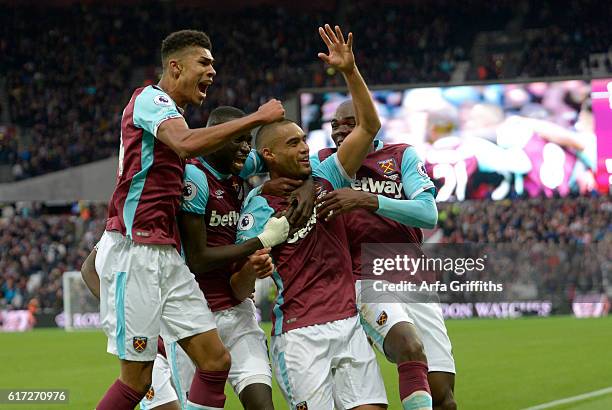 Winston Reid of West Ham United celebrates his winning goal during the Premier League match between West Ham United and Sunderland at London Stadium...