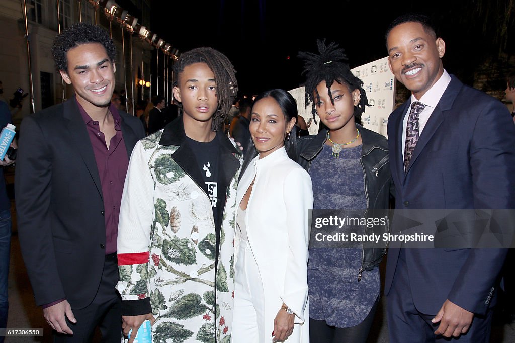 Environmental Media Association Hosts Its 26th Annual EMA Awards Presented By Toyota, Lexus And Calvert - Red Carpet