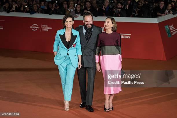 Ralph Fiennes, Kristin Scott Thomas and Juliette Binoche walk a red carpet for 'The English Patient - Il Paziente Inglese' during the 11th Rome Film...
