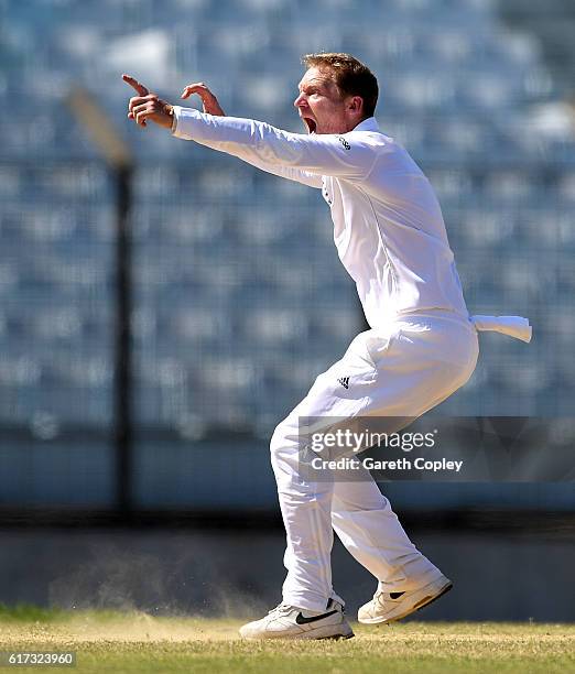 Gareth Batty of England successfully appeals for the wicket of Mahmudullah of Bangladesh during the 4th day of the 1st Test match between Bangladesh...