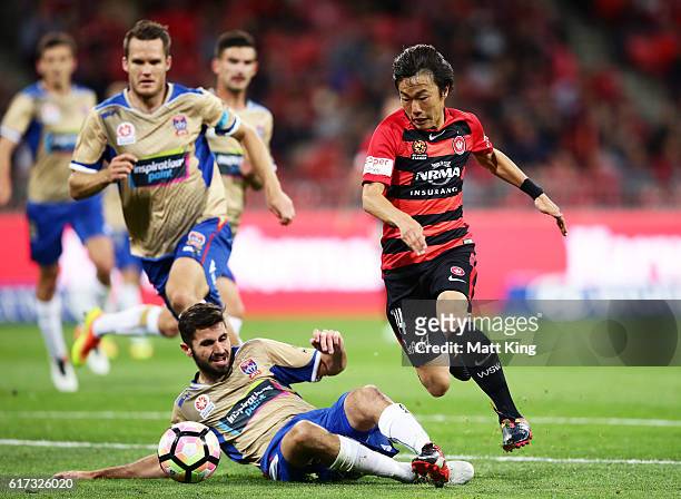 Jumpei Kusukami of the Wanderers controls the ball during the round three A-League match between the Western Sydney Wanderers and the Newcastle Jets...