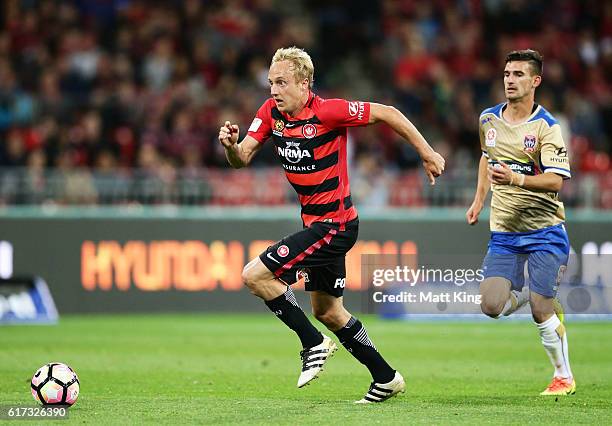 Mitch Nichols of the Wanderers controls the ball during the round three A-League match between the Western Sydney Wanderers and the Newcastle Jets at...