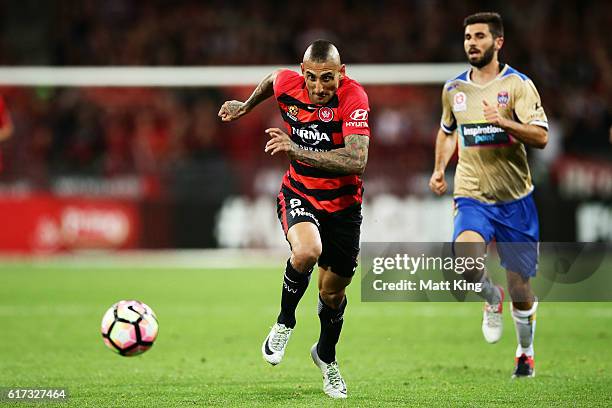 Kerem Bulut of the Wanderers controls the ball during the round three A-League match between the Western Sydney Wanderers and the Newcastle Jets at...