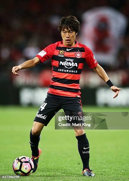 Jumpei Kusukami of the Wanderers controls the ball during the round three A-League match between the Western Sydney Wanderers and the Newcastle Jets...