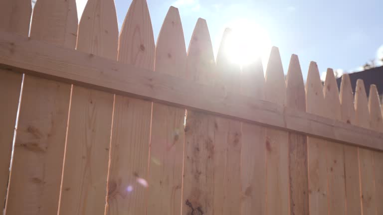 https://media.gettyimages.com/id/617346894/video/new-fence-tip-move-with-sun-flare-close-up.jpg?b=1&s=640x640&k=20&c=5M8h1r22fBosQUYj_Gz_oTKuvqK6-TL_Fnn5qJ7pzH4=