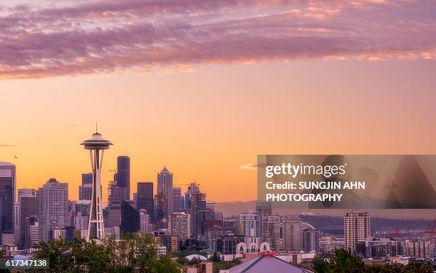 seattle morning - space needle stock pictures, royalty-free photos & images