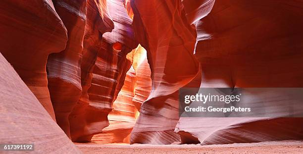upper antelope canyon - canyon stockfoto's en -beelden