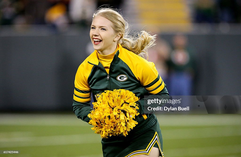 Chicago Bears v Green Bay Packers