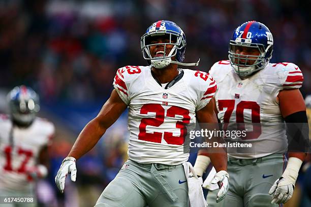 Rashad Jennings of the New York Giants celebrates after scoring a touchdown during the NFL International series game between Los Angeles Rams and New...