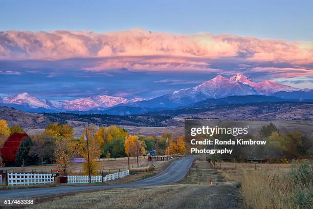 longs peak sunrise over a autumn morning in longmont, colorado - front range mountain range stock pictures, royalty-free photos & images