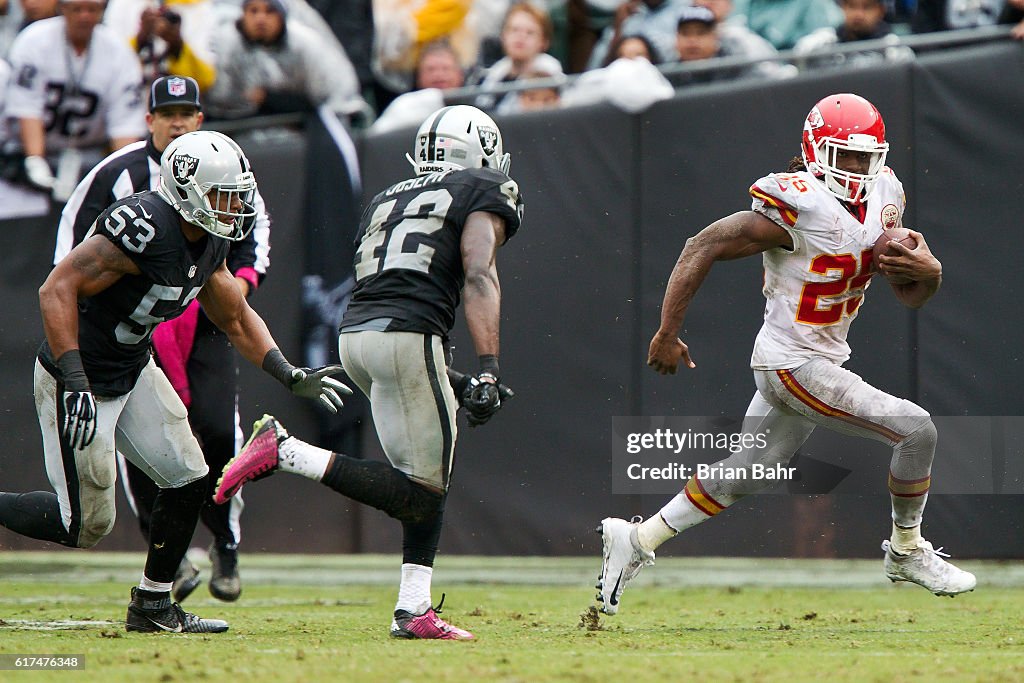 Kansas City Chiefs v Oakland Raiders