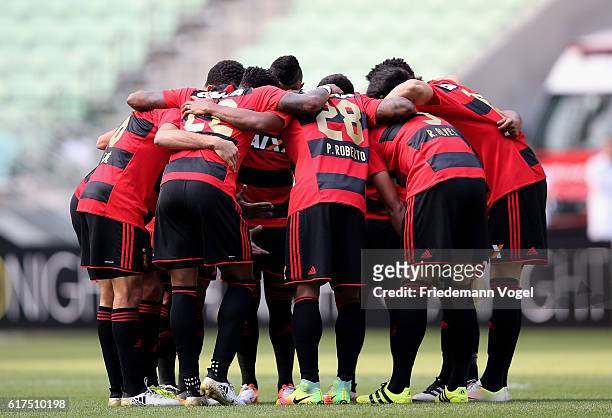 The team of Recife lines up before the match between Palmeiras and Sport Recife for the Brazilian Series A 2016 at Allianz Parque on October 23, 2016...