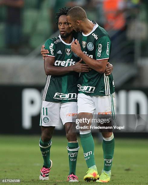 Vitor Hugo of Palmeiras gives advice to Ze Roberto during the match between Palmeiras and Sport Recife for the Brazilian Series A 2016 at Allianz...