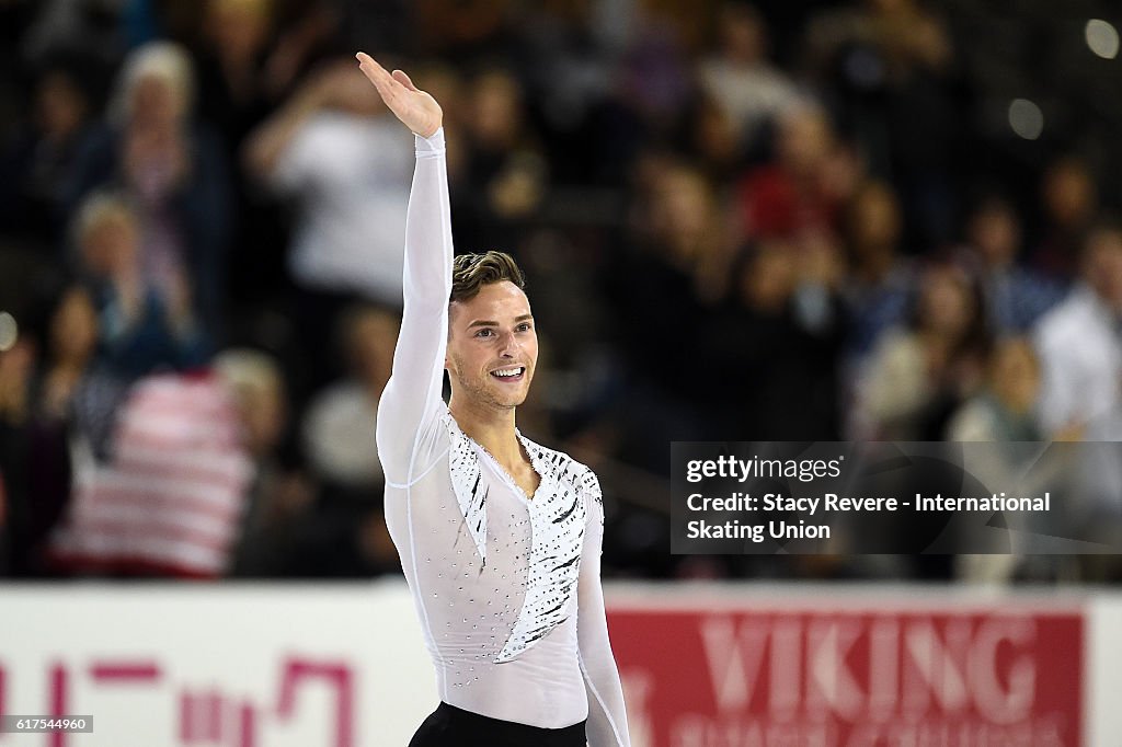 ISU Grand Prix of Figure Skating - Chicago Day 3