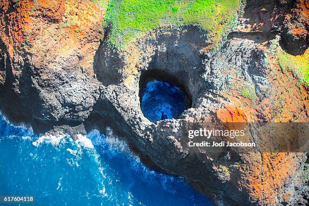 aerial view of volcanic rock kauai - kauai stockfoto's en -beelden