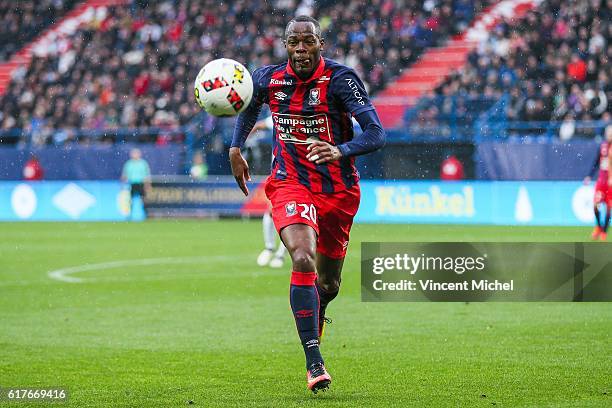 Herve Bazile of Caen during the Ligue 1 match between SM Caen and AS Saint-Etienne at Stade Michel D'Ornano on October 23, 2016 in Caen, France.