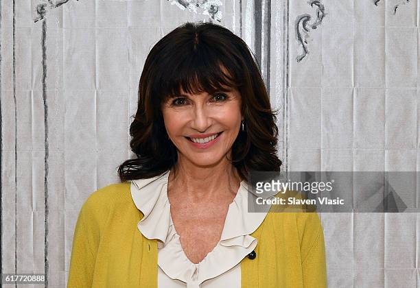 Mary Steenburgen visits AOL BUILD to talk about the FOX comedy "Last Man on Earth." at AOL HQ on October 24, 2016 in New York City.