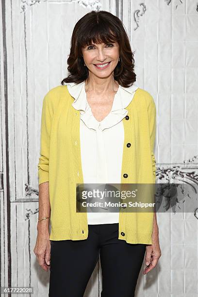 Actress Mary Steenburgen attends The Build Series Presents Mary Steenburgen Discussing "Last Man On Earth" at AOL HQ on October 24, 2016 in New York...