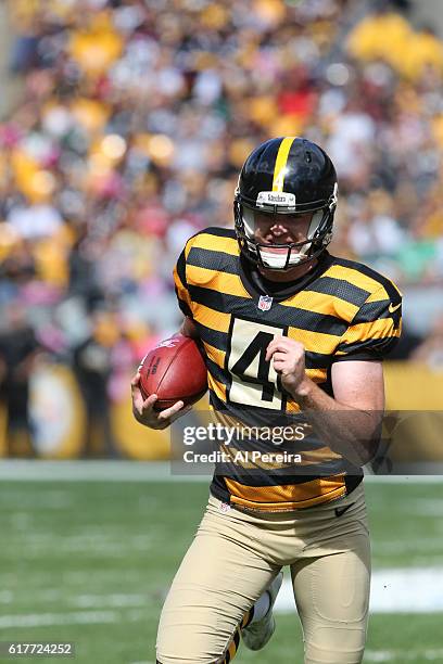 Punter Jordan Berry of the Pittsburgh Steelers runs the ball on a keeper against the New York Jets at Heinz Field on October 9, 2016 in Pittsburgh,...