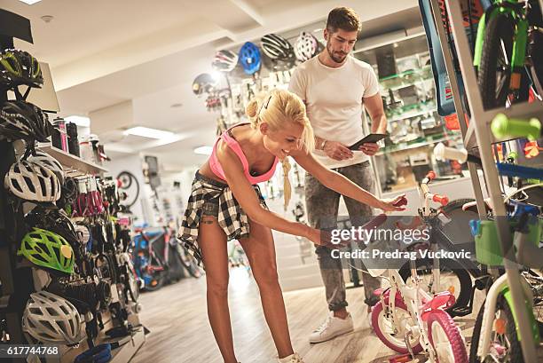 bicycle store - tyre shop stock pictures, royalty-free photos & images