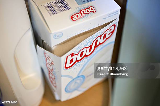 Procter & Gamble Co. Bounce brand dryer sheets are arranged for a photograph in Tiskilwa, Illinois, U.S., on Monday, Oct. 24, 2016. Procter & Gamble...