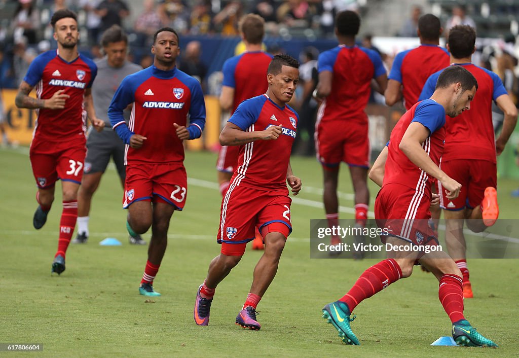 FC Dallas v Los Angeles Galaxy
