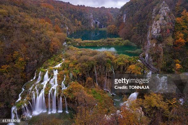 plitvice national park in autumn season, croatia - plitvice lakes national park stock pictures, royalty-free photos & images