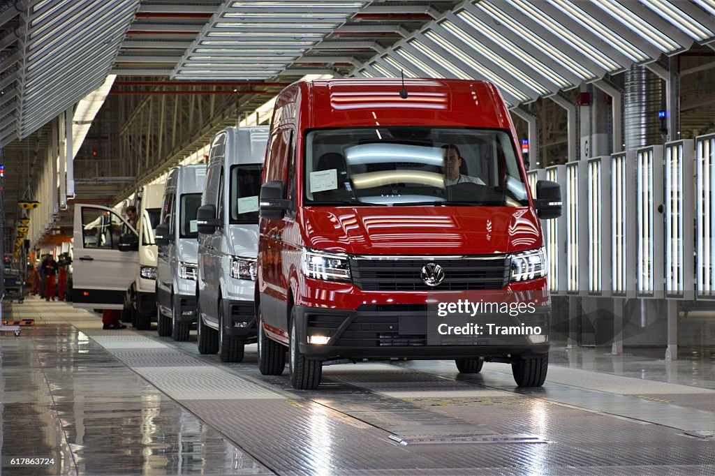 Volkswagen Crafter am Band