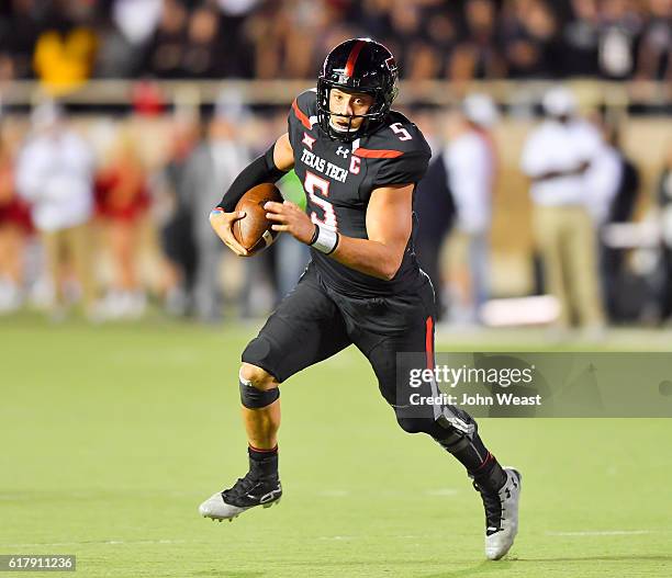 Patrick Mahomes II of the Texas Tech Red Raiders runs with the ball during the game against the Oklahoma Sooners on October 22, 2016 at AT&T Jones...