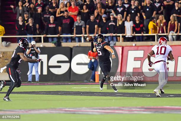 Patrick Mahomes II of the Texas Tech Red Raiders passes the ball during the game against the Oklahoma Sooners on October 22, 2016 at AT&T Jones...