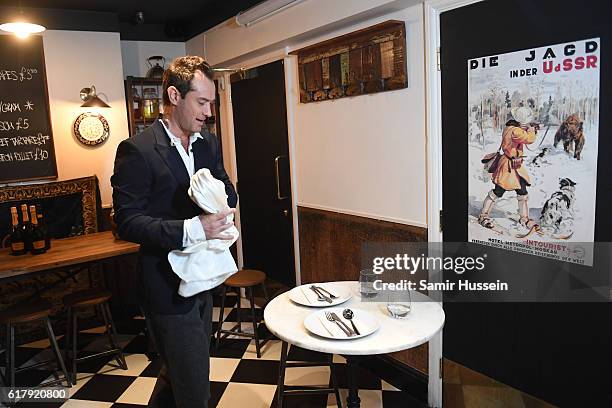 Actor Jude Law last night mastered the table-cloth trick at Russian eatery, ZIMA during The Life RX Live, a digital first, improvised on-the-road...