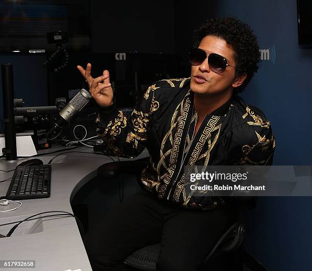 Bruno Mars visits at SiriusXM Studio on October 25, 2016 in New York City.