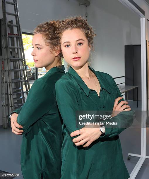 Klara Deutschmann attends the 'Sechs auf einen Streich' photo call on October 25, 2016 in Hamburg, Germany.