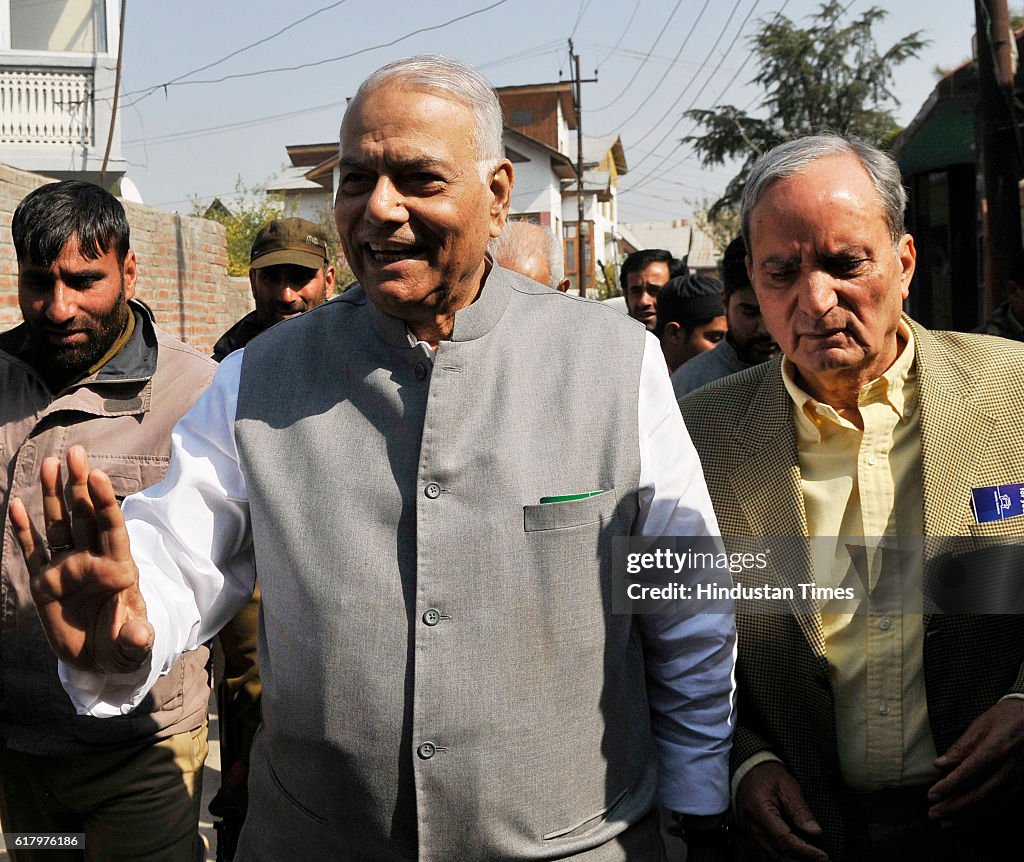 Veteran BJP Leader Yashwant Sinha Meets Separatist Leader Syed Ali Shah Geelani Over Kashmir Unrest