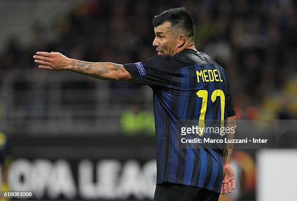 Gary Alexis Medel of FC Internazionale Milano gestures during the UEFA Europa League match between FC Internazionale Milano and Southampton FC at...