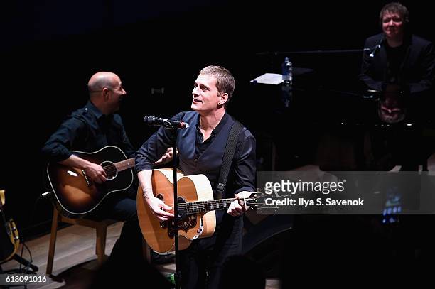 Musician Rob Thomas performs on stage during an Evening with Rob Thomas to benefit Sidewalk Angels at Samsung 837 at Samsung 837 on October 25, 2016...