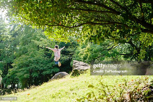 jump in - stuntman stockfoto's en -beelden