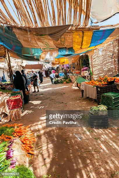 fruit and vegetable market in rissani, morocco,north africa - low hanging fruit stock pictures, royalty-free photos & images