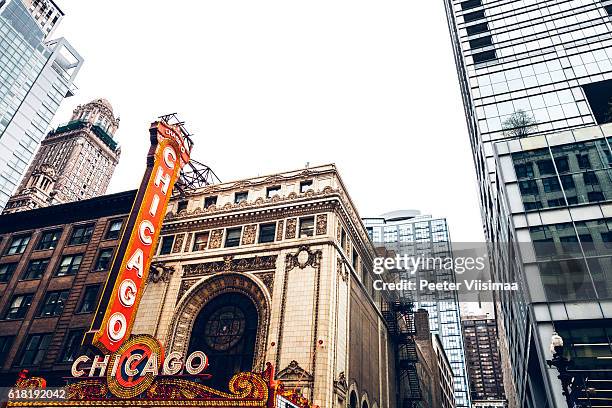 famous chicago theatre in downtown. - chicago theater bildbanksfoton och bilder