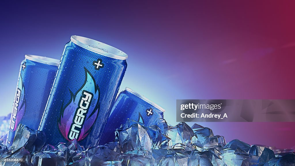 Energy-Drink passieren Ice Cubes. 3D-Rendering