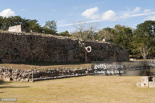 mayan ruins at uxmal, ball court - uxmal fotografías e imágenes de stock