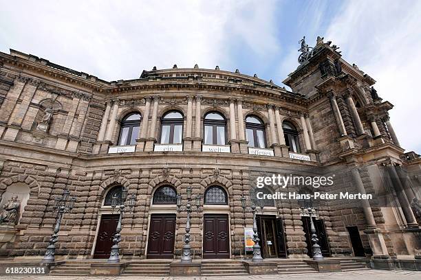 dresden, semperoper - semperoper stock pictures, royalty-free photos & images